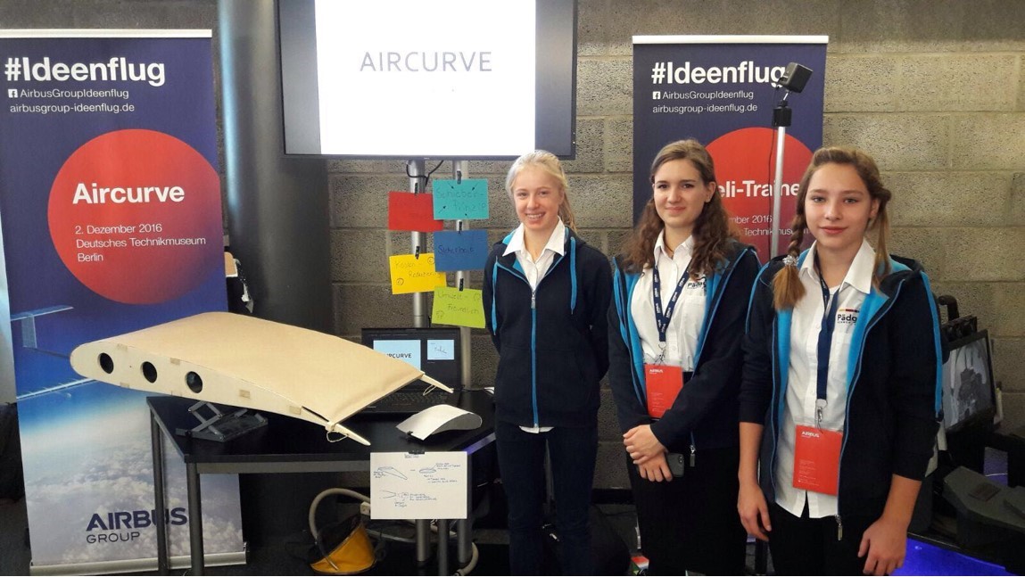 Brigitte Zypries trifft Gewinnerteam des Airbus Schülerwettbewerbs Brigitte Zypries trifft Gewinnerteam des Airbus Schülerwettbewerbs